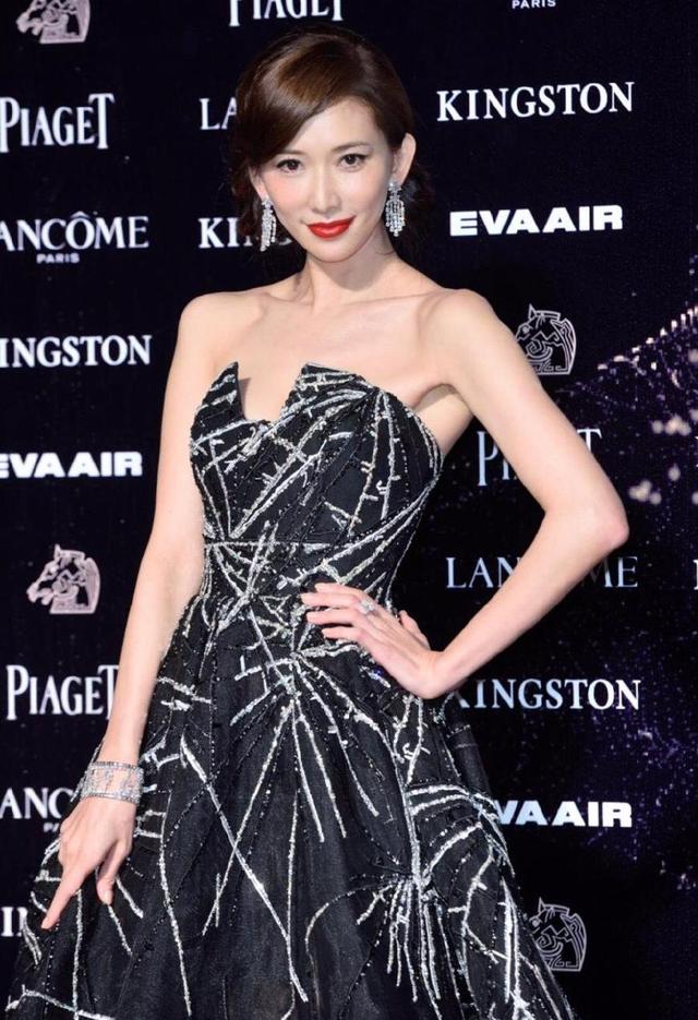 林志玲素顏照流出！穿睡衣關錄影「皮膚真實狀態」一清二楚　網友：五官精緻