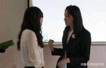 女面試官: 我來大姨媽 你能幫我接杯熱水嗎?男子「機智應答」被當場錄用