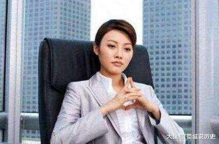 女面試官: 我來大姨媽 你能幫我接杯熱水嗎?男子「機智應答」被當場錄用