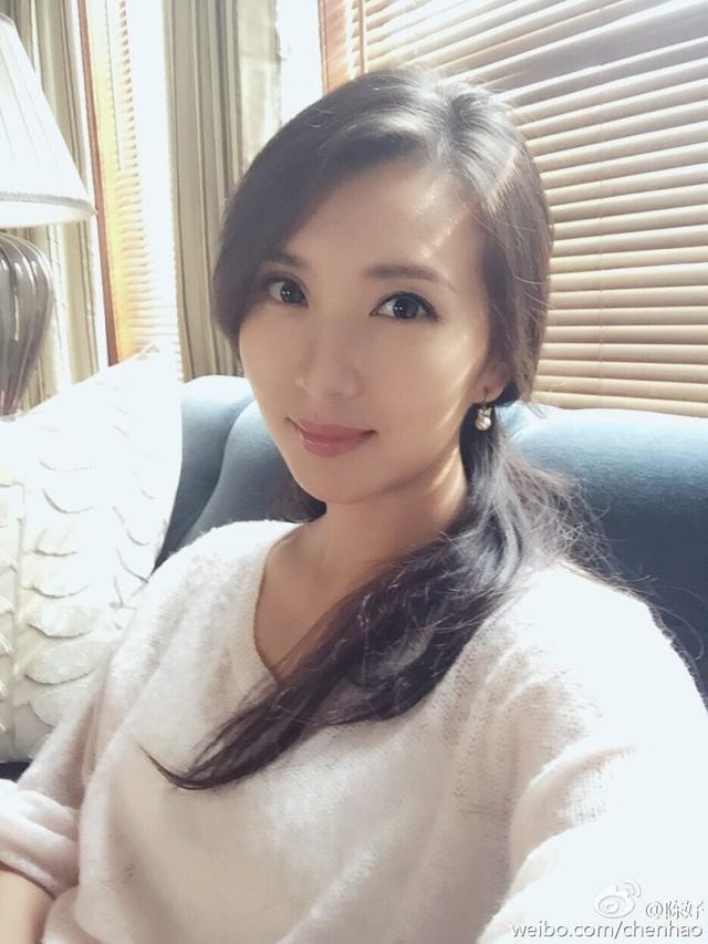 當年她靠「萬人迷」一炮而紅！炒股豪賺…轟動演藝圈　喜嫁富商老公背景不簡單