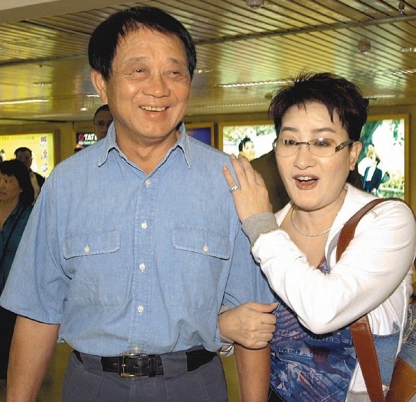 老公才剛走!楊麗花被爆「根本沒有名分」早已離婚 2年前「那一段婚外情」讓她徹底心寒