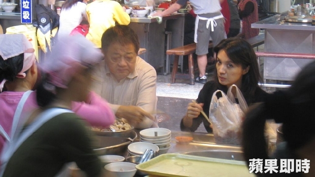 婚姻早變調！楊麗花密友爆料「夫妻分居4大內幕」　被控「故意不生小孩」數十億家產沒她份