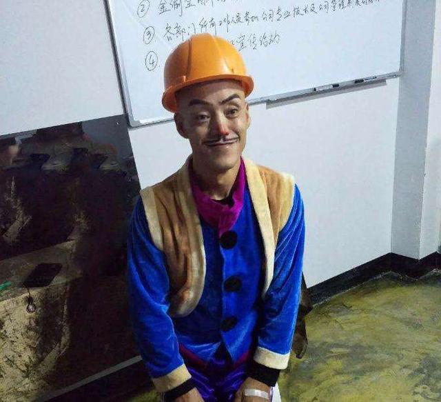 曾因「長得不好看」遭啞巴妻子嫌棄　意外撞臉卡通人物「如今住別墅還娶小20歲嬌妻」