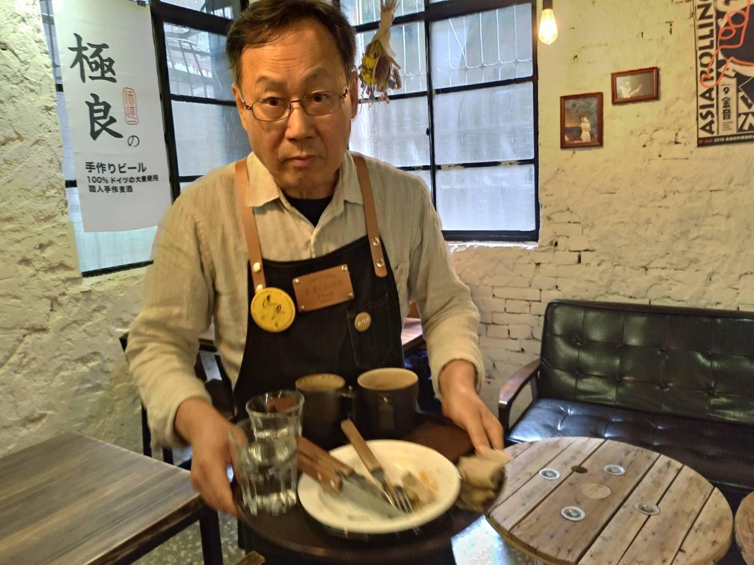 給失智者一個機會!75歲的他成「咖啡館最老店員」 慶幸能為社會貢獻:再累都要來