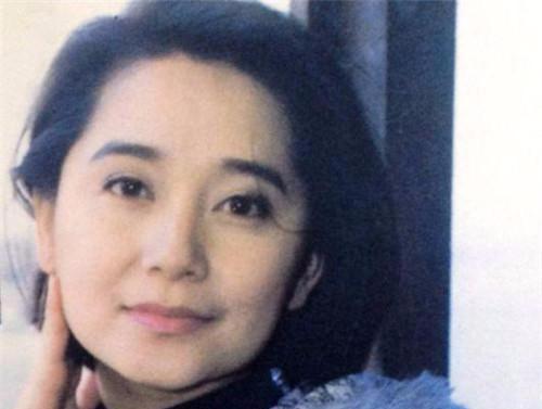 她曾「7次懷孕4次失去孩子」 只想替老公生一個男孩!如今女兒成名半年收入破億