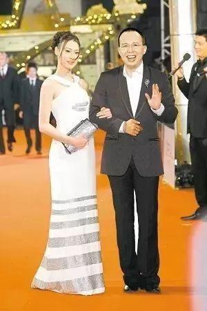 豪門夢碎！22歲為李嘉誠之子生3子沒名分　如今30歲成為單親媽媽的「她」重新復出