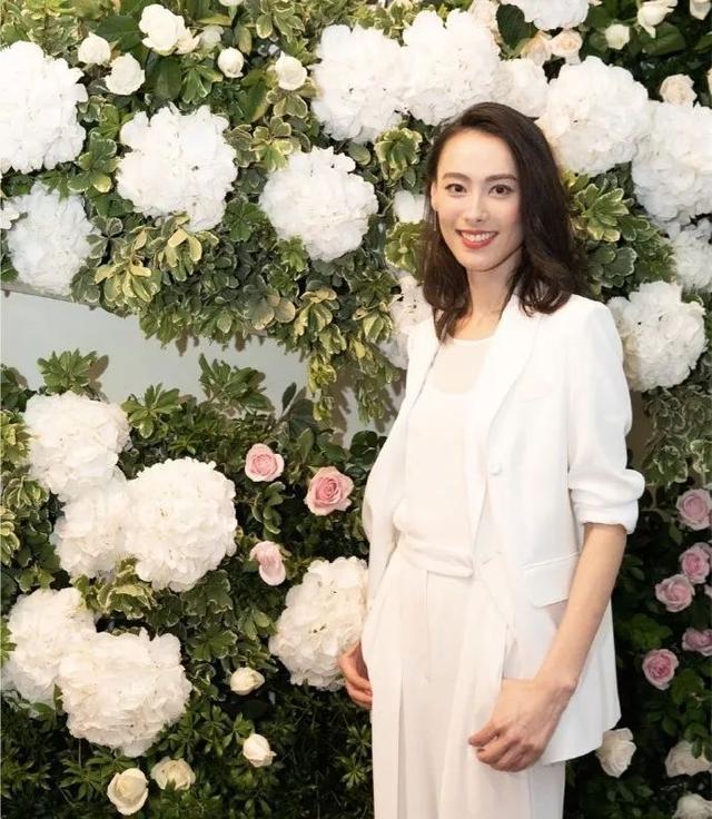 豪門夢碎！22歲為李嘉誠之子生3子沒名分　如今30歲成為單親媽媽的「她」重新復出