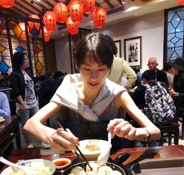 豪門夢碎！22歲為李嘉誠之子生3子沒名分　如今30歲成為單親媽媽的「她」重新復出