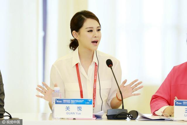 成功男人背後的女人!佟大為圈內妻子「背景不簡單」 參與國際會議侃侃而談「架式十足」