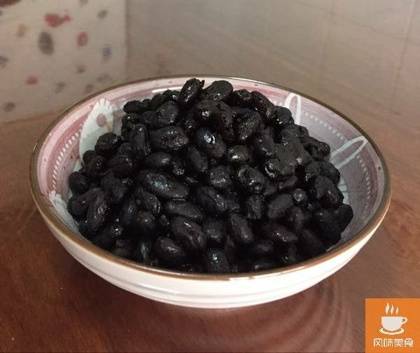 阿嬤教的黑豆秘方，黑豆煮水喝2周，54kg瘦到47kg，皮膚也白嫩了