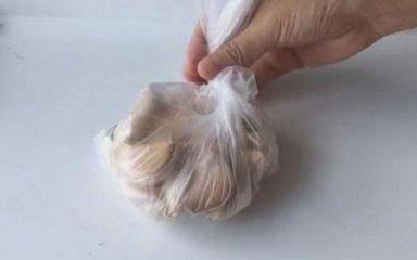 保存大蒜原來這麼簡單，放上一年都不會發芽，可惜很多人都不知道