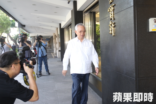 洪文棟私生子「被擋在靈堂外」見不到爸爸一面　友人透露「特地從台中趕來」有原因