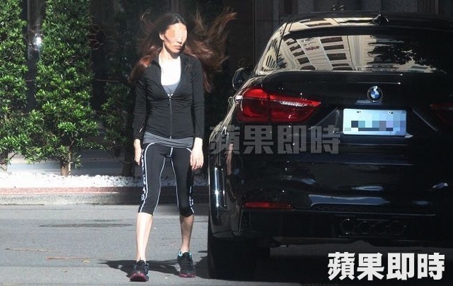 賺多少全捐出去！館長光是簽約金「高達7位數台幣」　月收入「能買好幾棟透天厝」卻不買霸氣捐了　