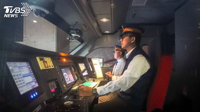 廣播器壞了都不修！列車長森77開擴音「下一句讓台鐵臉超綠」　全車乘客笑翻：「他怨氣超重」