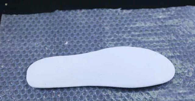快遞盒裡的氣泡膜別丟掉，留在家裡特別值錢，後悔現在才知道