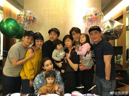 不只3個女兒！賈靜雯、修杰楷曝「其實我們有兒子」　疼愛不比姊姊少暖喊：「你是最有福氣的寶貝❤」