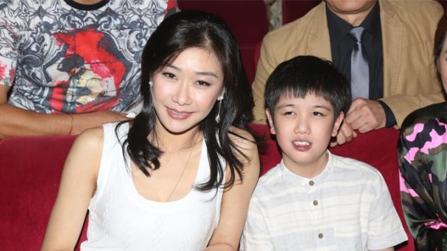 女星收養特殊孩子「捨三段感情」拒富商追求!憶當時兒術後不認得她:切膚之痛