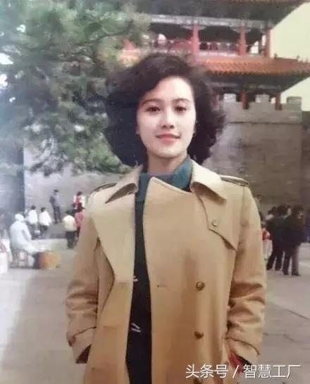 我爸當年是男神！女大生曬出「爸爸年輕當兵照」　一看「深邃帥氣臉蛋」網秒尖叫：這是彭于晏吧