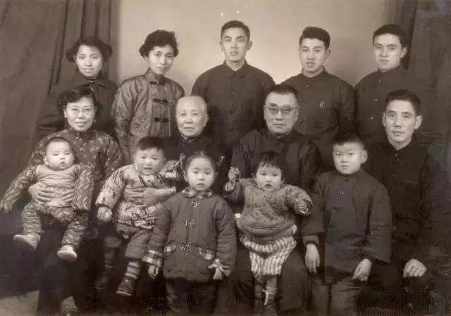 20歲一眼定終身！她單身「苦等心上人20年」 42歲終嫁他　被寵到90歲「忘了全世界」卻獨獨記住他的名字