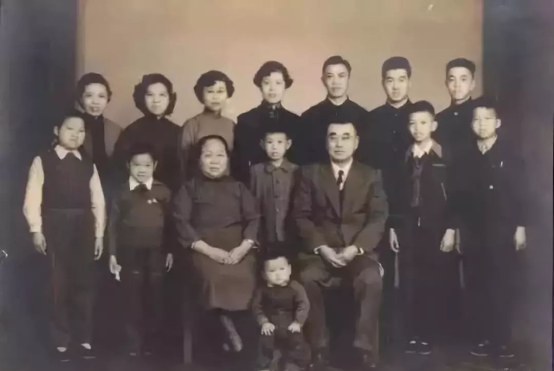 20歲一眼定終身！她單身「苦等心上人20年」 42歲終嫁他　被寵到90歲「忘了全世界」卻獨獨記住他的名字