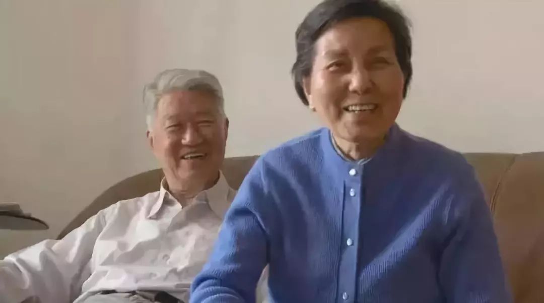 20歲一眼定終身！她單身「苦等心上人20年」 42歲終嫁他　被寵到90歲「忘了全世界」卻獨獨記住他的名字
