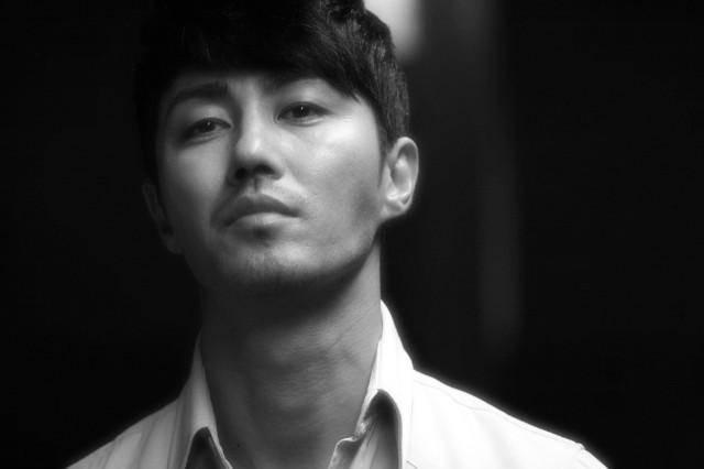 22歲為愛私奔！最帥大叔「娶大4歲女友」 兒屢犯大錯他一肩全扛　 養了28年卻承認「不是親生的」  