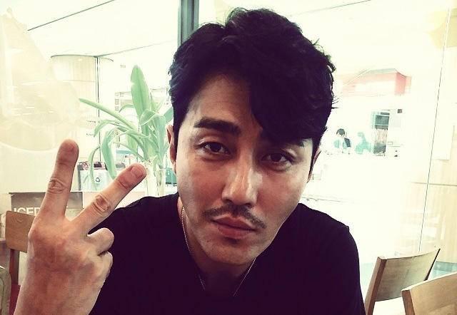 22歲為愛私奔！最帥大叔「娶大4歲女友」 兒屢犯大錯他一肩全扛　 養了28年卻承認「不是親生的」  