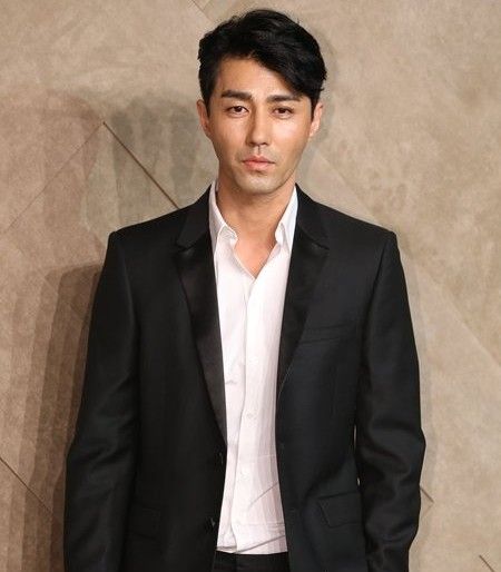 22歲為愛私奔！最帥大叔「娶大4歲女友」 兒屢犯大錯他一肩全扛　 養了28年卻承認「不是親生的」  