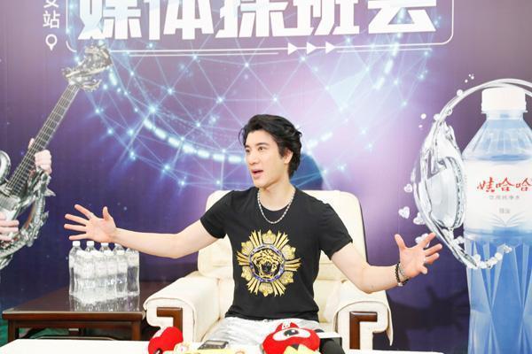 年收破4億！王力宏每年賺的錢「90%都用來做慈善」　與妻子領養「22個孩子」私下過超省