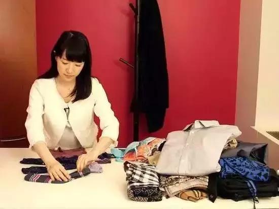 日本家政女王教你「超強疊衣法」一個抽屜就能當衣帽間！再多衣服也不怕