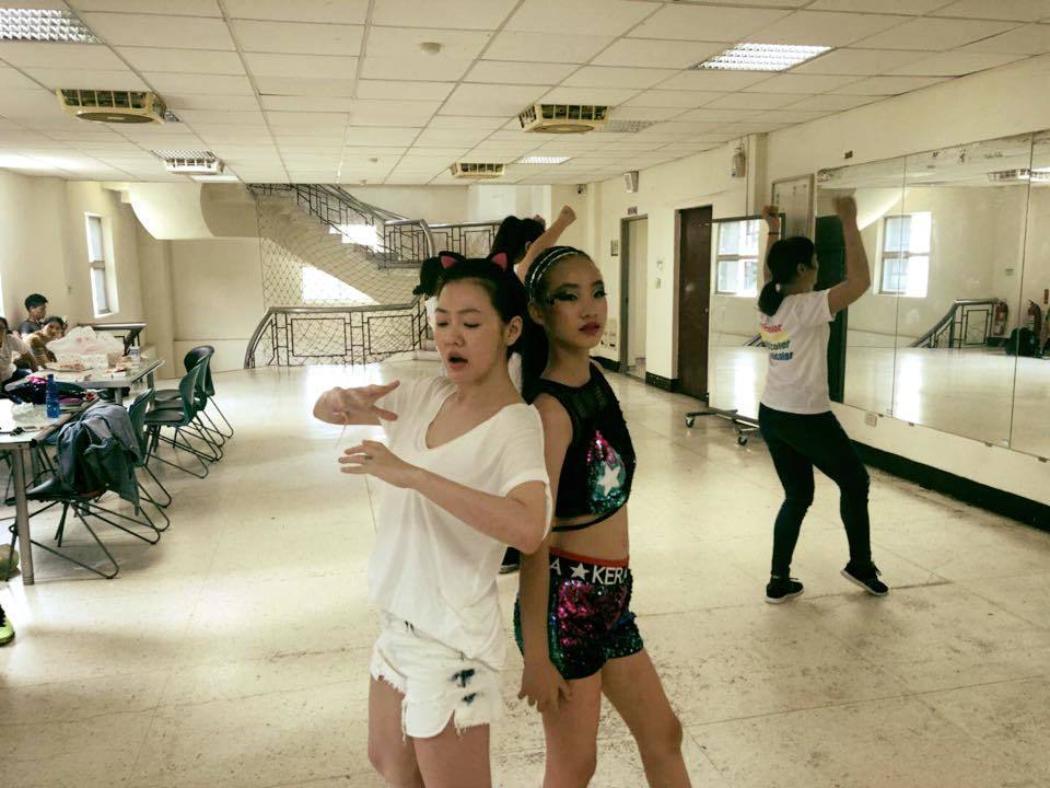 小S兩女兒都是舞蹈冠軍!12歲女兒「大長腿美照」好辣 她開心炫耀:我太會生了