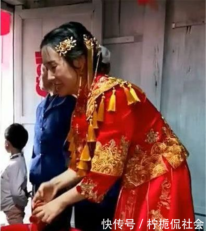 媳婦太漂亮有詐！中國婆婆要求「拜堂前先洗臉」　新娘不得已「當眾卸妝」眾人全看呆