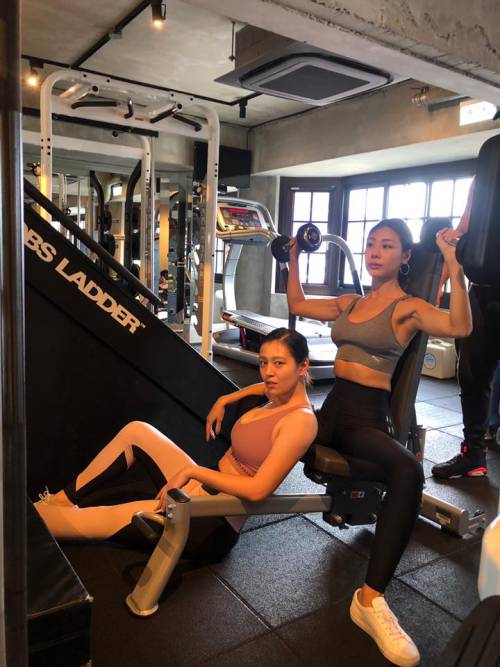 劉品言天生易胖「肥到被誤認懷孕」！8年來「減肥搞錯方向」現在瘦出11字肌辣翻：別被瘦綁架！