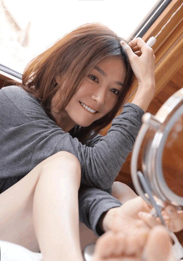 從知畫美到富察皇后！37歲秦嵐公開「少女身材保養秘訣」　單身不怕老：結婚是為了什麼？