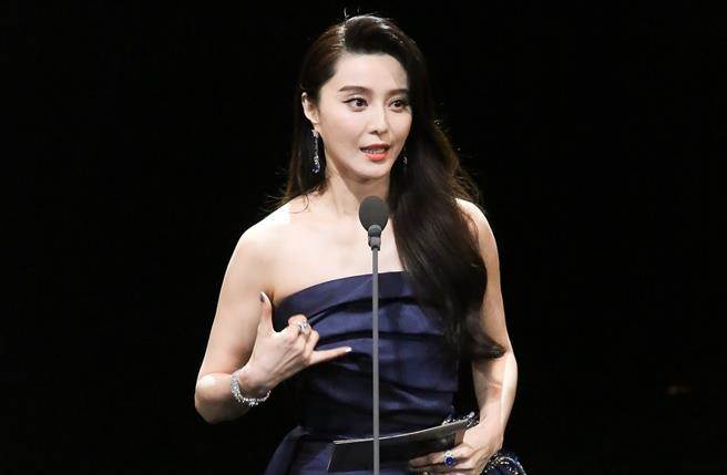 消失5個月！范冰冰被查稅後「正面照首度曝光」　神情恍惚「整張臉走樣」被助理吼到發抖