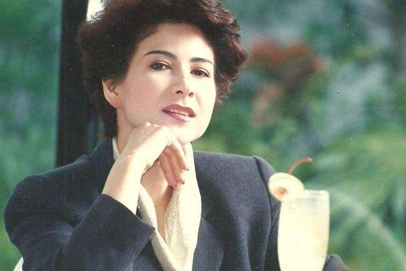 丈夫離開4年後生下一女!曾因長太美被退學婚後「女兒身世」眾人議 今長相公開眾人淚:情深義重