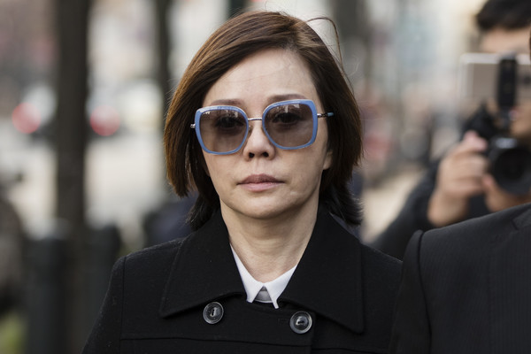 花3千萬救子狂被嗆!狄鶯被網友酸:「快退演藝圈別再惹事」 她忍不住「跟一大票酸民槓上」