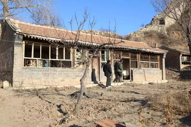 這才叫退休！山中3年他把「破房改造漂亮小院」　「四季不同美」活的比現代人愜意