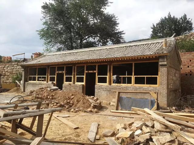 這才叫退休！山中3年他把「破房改造漂亮小院」　「四季不同美」活的比現代人愜意