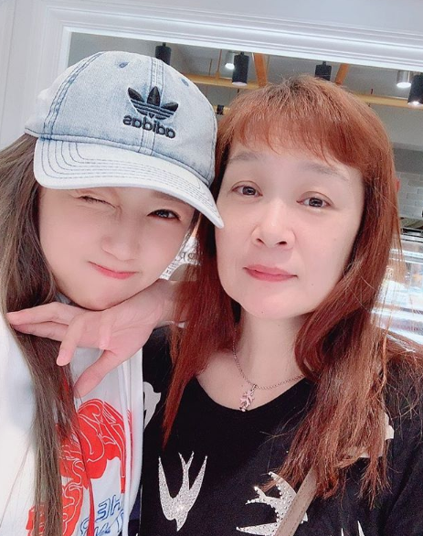 晉升小貴婦!30歲ㄚ頭「擁2間千萬豪宅」奢華裝潢曝光 擁大理石浴室「泡澡超放鬆享受」:女生的夢想❤