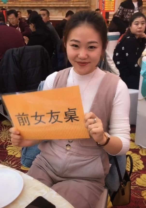 新郎好有種！婚禮驚見「前女友桌」前任坐好坐滿　7位前女友「一字排開合照」顏值都超高