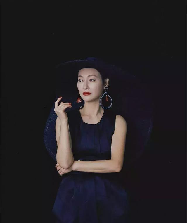 一出生就家道中落! 3歲乞討13歲當舞女 22歲「封為影后」連章子怡也敬佩:她是神