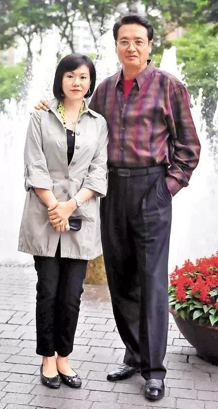 瓊瑤眼中最漂亮的男人!「近照曝光」差點認不出,看了他身邊的妻子:真愛無疑