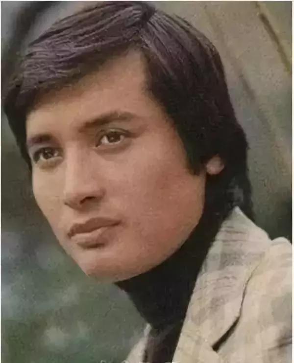 瓊瑤眼中最漂亮的男人!「近照曝光」差點認不出,看了他身邊的妻子:真愛無疑