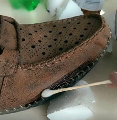 鞋子開膠了怎麼辦？普通膠水粘不牢固，教你2個小技巧，比新買的還牢固