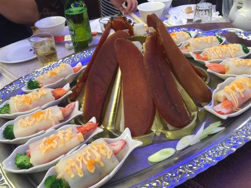 高級婚宴餐廳算什麼！南部辦桌「一人一桶家庭號冰淇淋」　萬名網友傻眼：霸氣到我佩服 