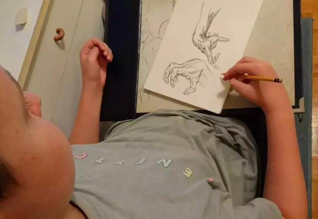 3歲學畫畫、5歲辦國際展覽　15歲年薪百萬「替爸媽買了棟別墅」