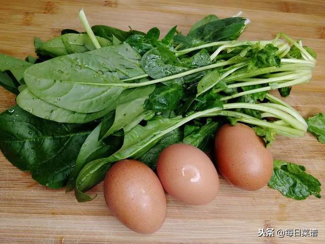 「3個雞蛋+1把菠菜」不用炒，不用油「美味營養」全家都愛吃