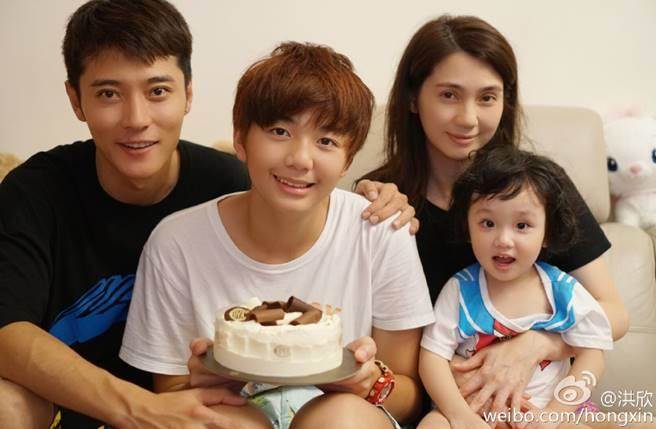 莫少聰18歲兒子拚出道! 秀氣臉龐神似「男版Ella」舊愛曾痛批「別利用兒子」認繼父才是爸爸