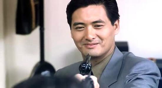 63歲周潤發全家照曝光!原來俊美是「遺傳媽媽」 發嫂曾被酸「配不上」如今依舊甜蜜30年